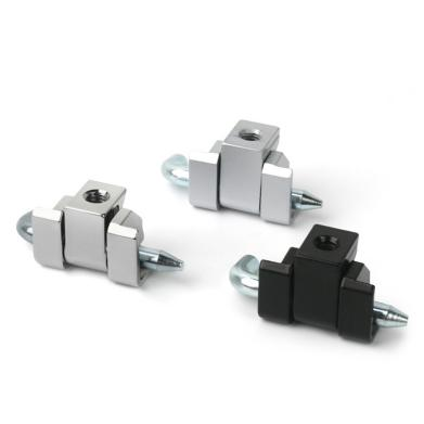 L'importanza delle cerniere multipunto portanti per ante di armadi di grandi dimensioni