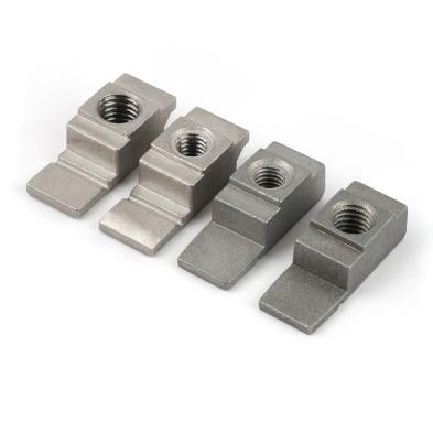 Quali piccoli accessori per armadi tengono effettivamente insieme un armadio industriale?