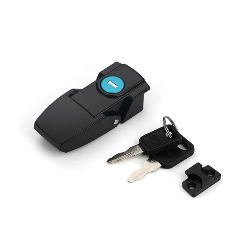 Serratura con chiusura a scatto per armadi elettrici